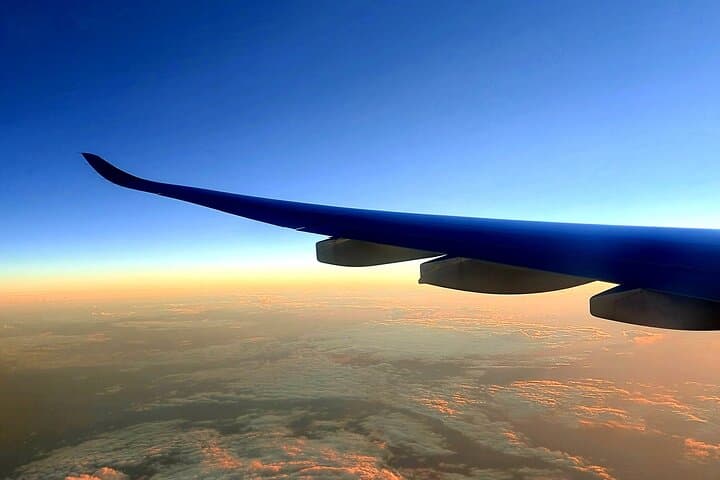 heathrowlondonlimos.com driver will wait for you in arrivals with a free 1 hour waiting time