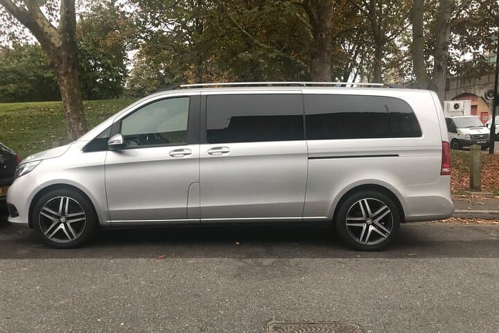 Private Transfer to Windsor Castle (Tickets Included) 4 passengers