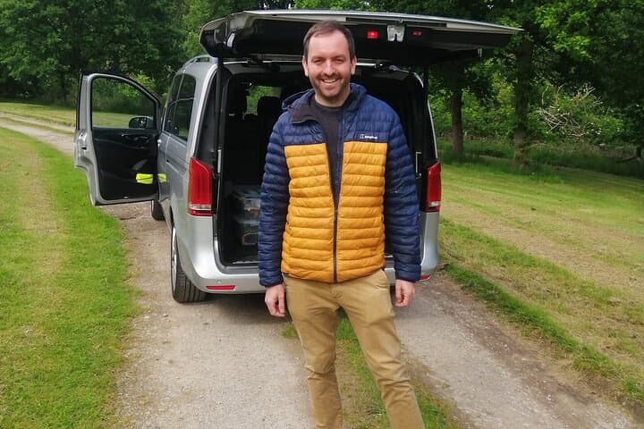 Our professional driver guides are there to help you have a wonderful day.