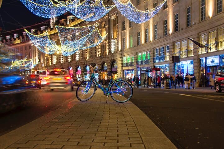 London Christmas Lights Bike Tour with Local Guide