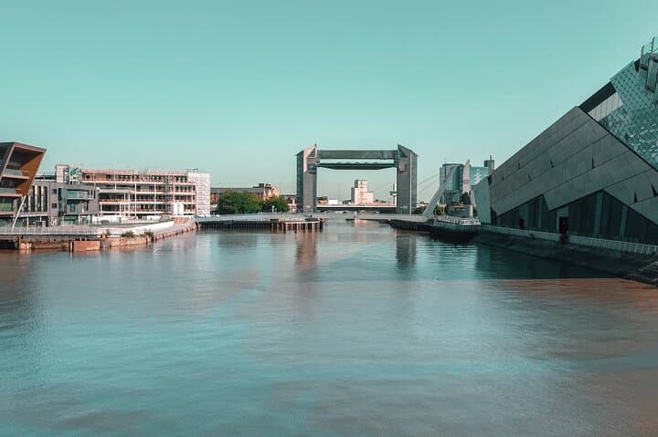 Hull Tour App, Hidden Gems Game and Big Britain Quiz (1 Day Pass) UK