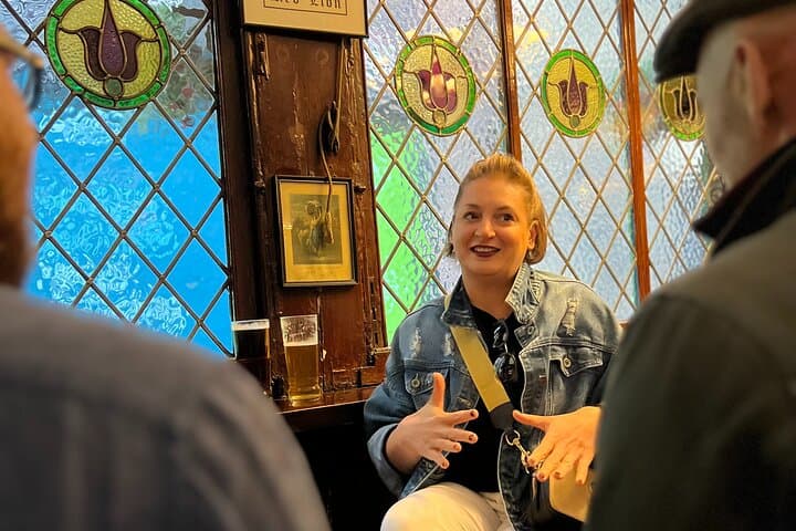 Royal Historic Pubs Walking Guided Tour in London