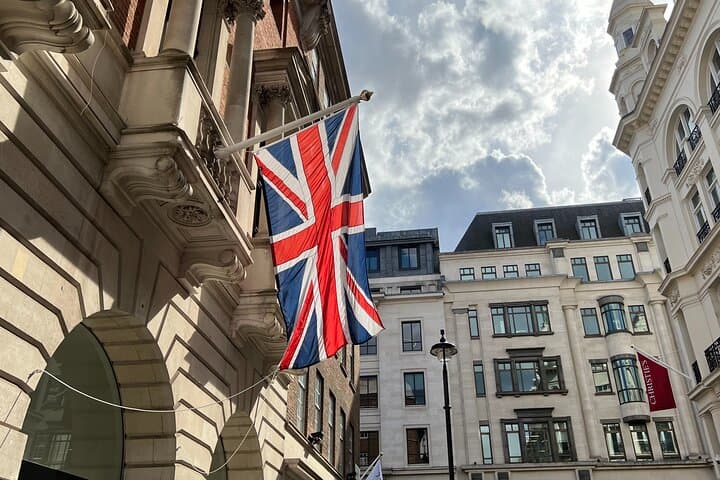 Royal Historic Pubs Walking Guided Tour in London