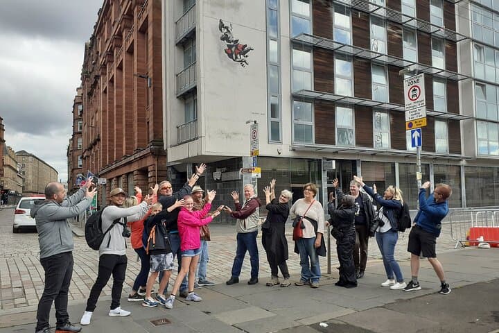 Glasgow Street Art & Murals Walking Tour with a Local Guide