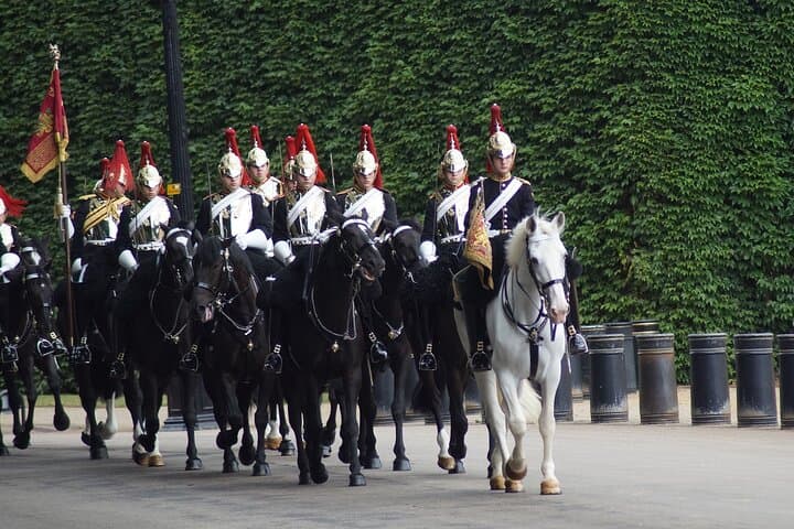 London: Full Day Private Tour Including Entry Passes