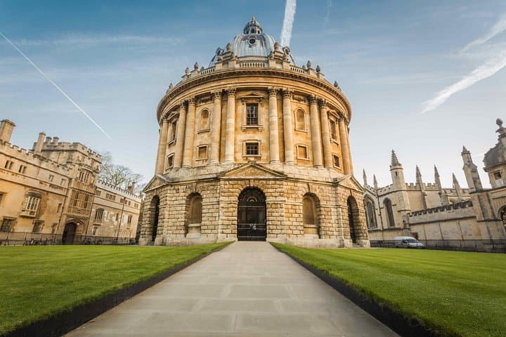 Oxford, UK credit: Experience Oxfordshire UK