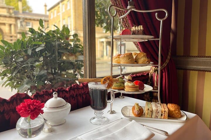 Royal London Tour with Afternoon Tea at The Rubens at the Palace