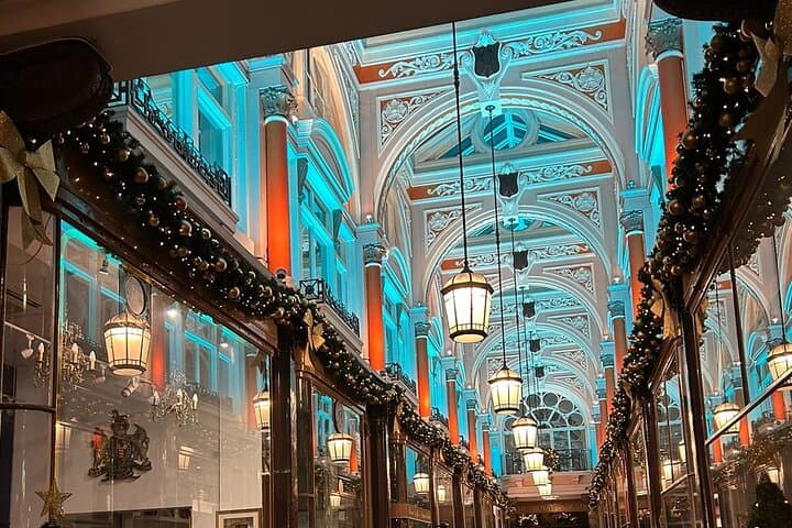 London Magical Christmas Walking Tour with Guide