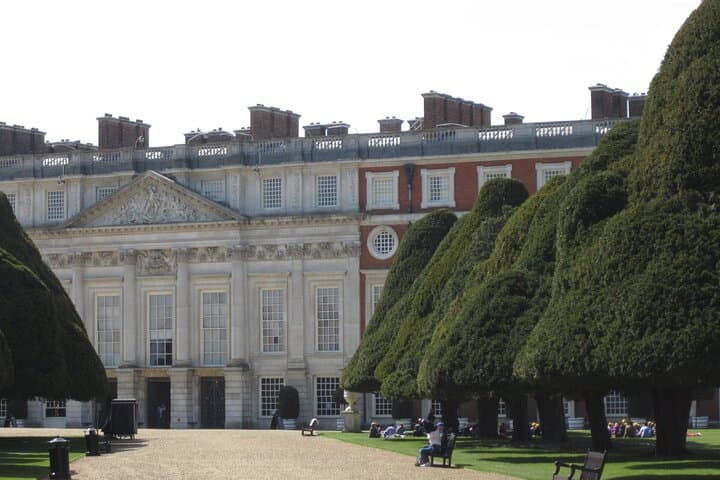 Hampton Court Palace Private Tour - discovering the excesses of Henry VIII