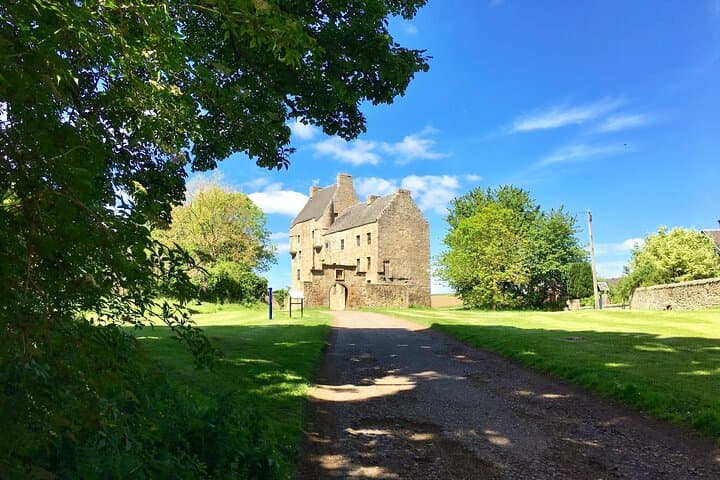 Lallybroch (Midhope Castle)