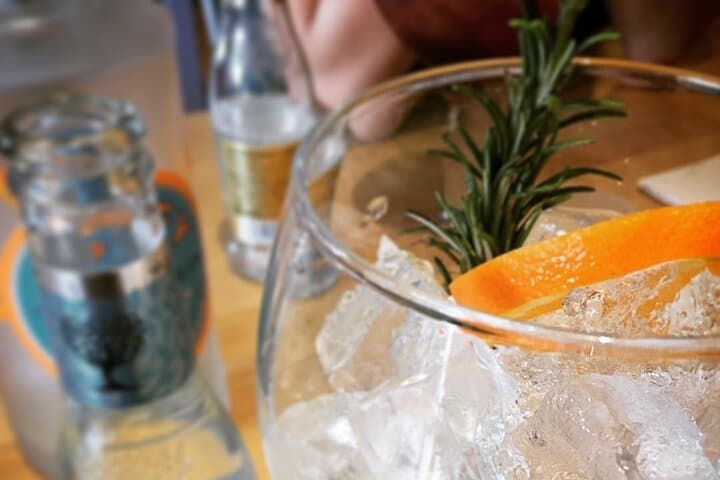 Edinburgh: Gin Distillery tasting & tour at South Loch Gin