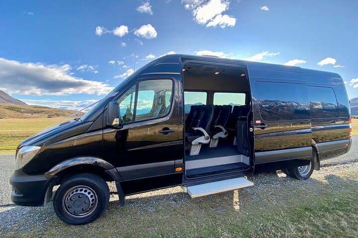 CO2-Offset | Private Minibus from Belfast to BHD or BFS Airport