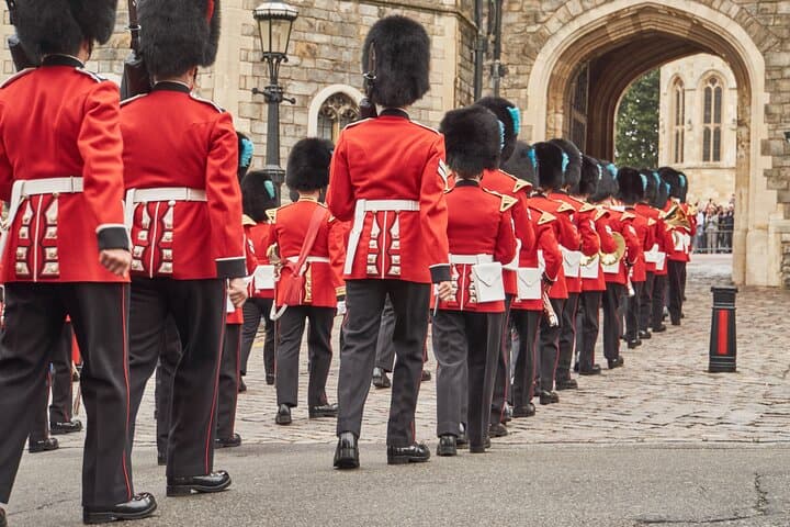 Explore London with your Family - Walking Tour