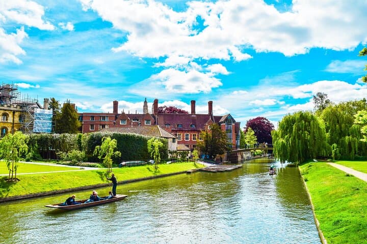 Private Romantic Heritage Walking Tour in Cambridge