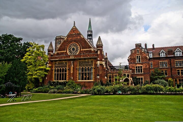 Private Romantic Heritage Walking Tour in Cambridge