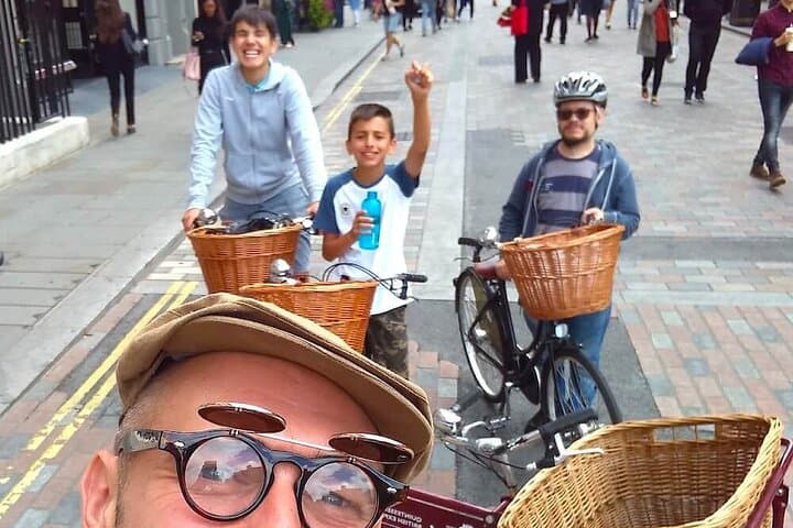 Explore with a fun local guide who'll keep your kids entertained