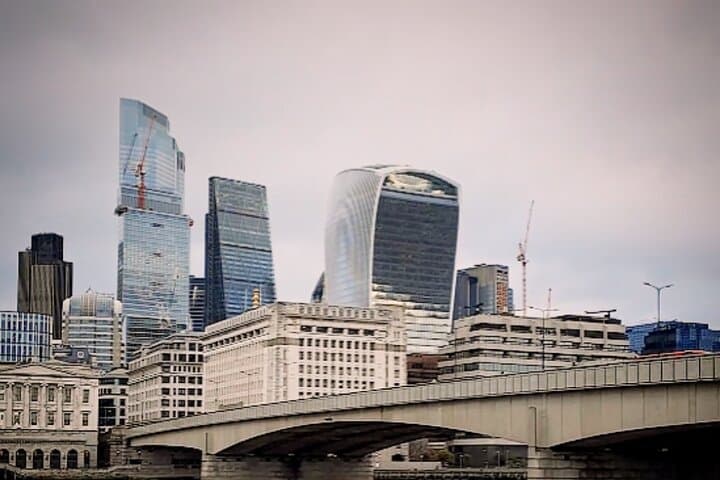 London Eye To London Bridge (River Walk)
