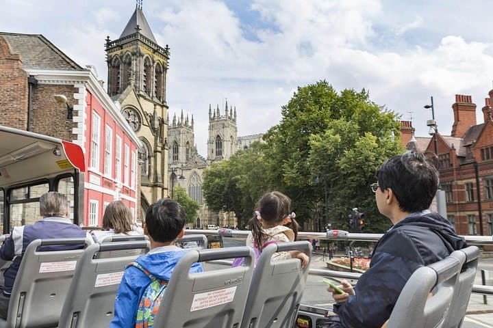 York by Rail Overnight Tour from London with hop-on hop-off bus