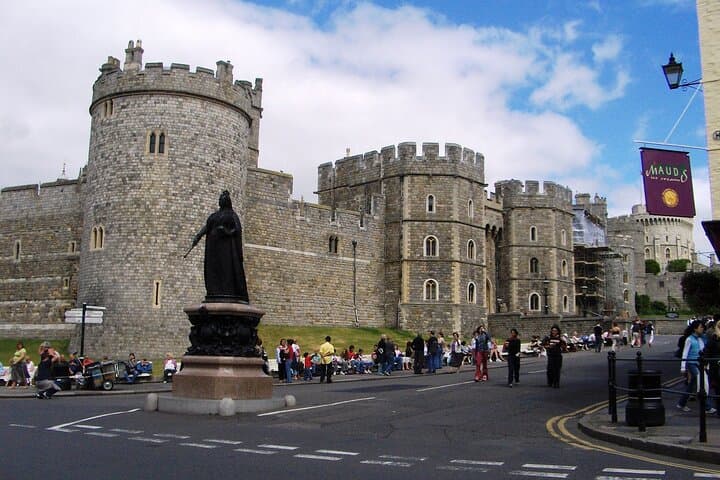 Royal Windsor Castle, Oxford & Cotswold Private Tour Including Entry