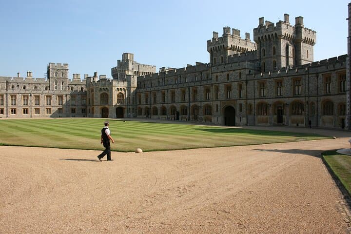 Royal Windsor Castle, Oxford & Cotswold Private Tour Including Entry