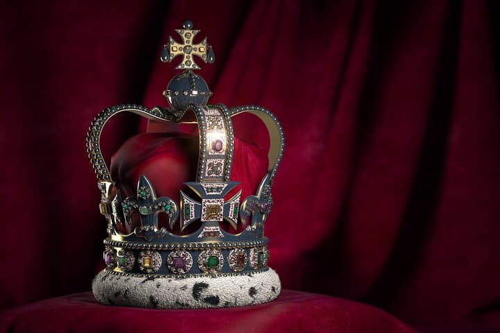 Early Access Tower of London: Crown Jewels and Beefeater Ceremony