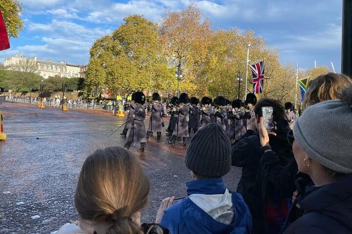 Kid-Friendly London in a Day Tour with Westminster Abbey and Tower of London