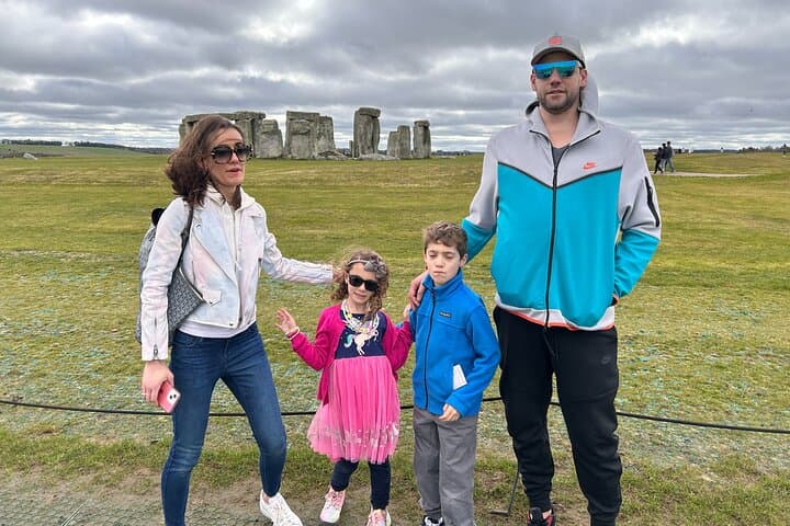 Your personal guide can take monumental pics !