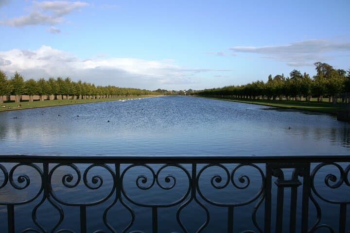 Windsor Castle Hampton Court Palace Private Tour with Admission