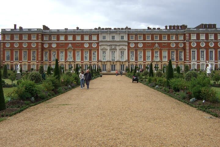 Windsor Castle Hampton Court Palace Private Tour with Admission