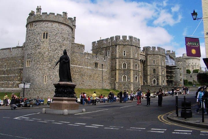 Windsor Stonehenge Winchester Private Tour with Entry Passes