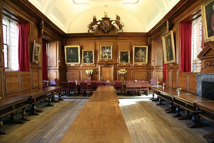 Full Day Private Tour from London to Oxford Cotswold Shakespeare