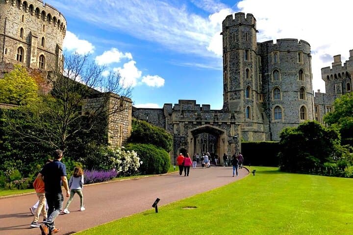 Windsor Castle Tour from London with Optional Lunch or London Eye