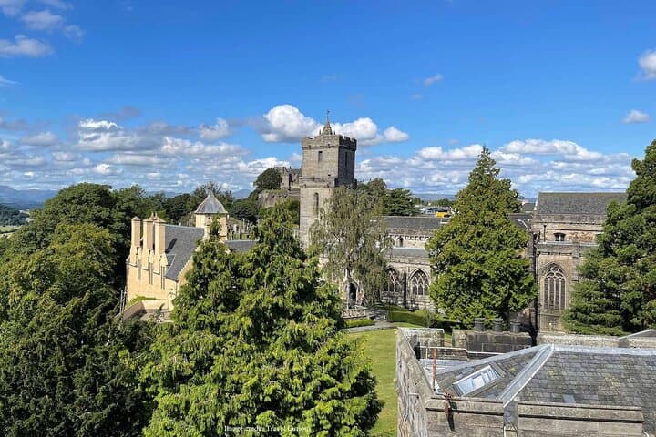 Welcome to Stirling: Private 2-hour Tour with a Wee Gin Tasting