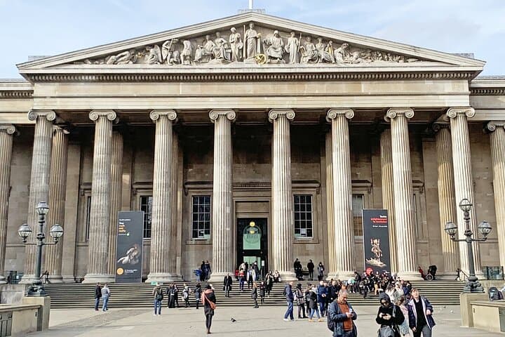 Kid-Friendly Private British Museum Highlights and Walk to Covent Garden London