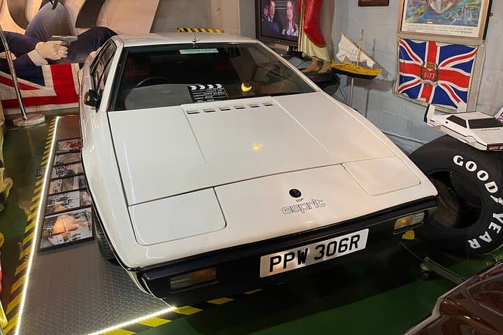 Lotus Esprit , James Bond car , James Bond tours Scotland