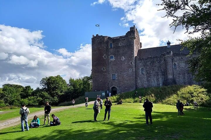 Doune Castle provides the setting for Castle Leoch in Outlander.