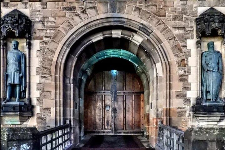 Edinburgh Castle Guided Tour Tickets Included