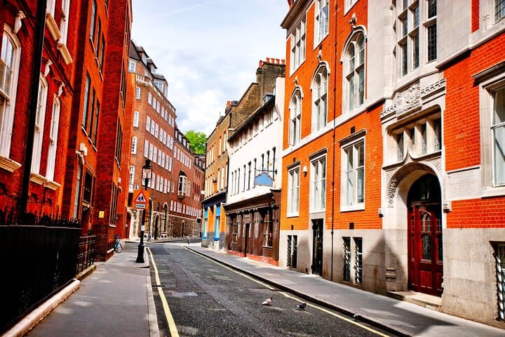 London Local Fashion Designers Shopping Tour with a Stylist