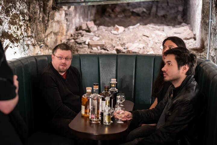 Evolution of Gin and Underground Gin Tasting in Edinburgh | 1hr