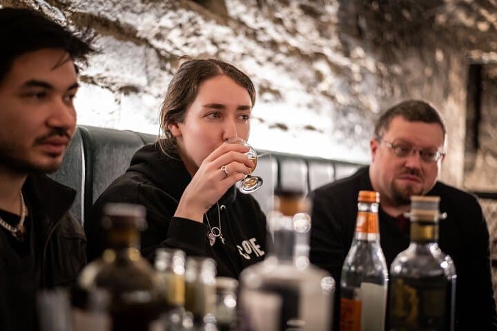Evolution of Gin and Underground Gin Tasting in Edinburgh | 1hr