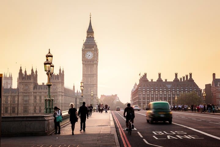 Stonehenge Inner Circle Private Round Trip Transportation Service