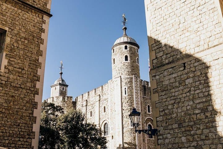 Early Access Tower of London, Crown Jewels & Thames River Cruise