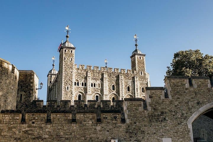 Early Access Tower of London, Crown Jewels & Thames River Cruise