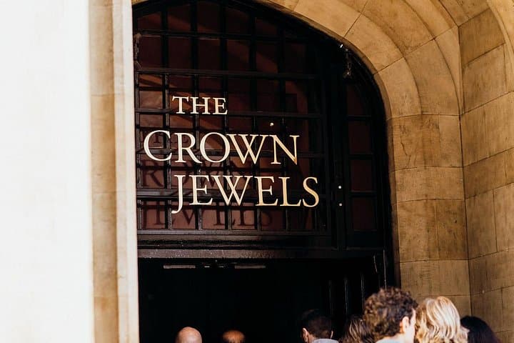 Early Access Tower of London, Crown Jewels & Thames River Cruise
