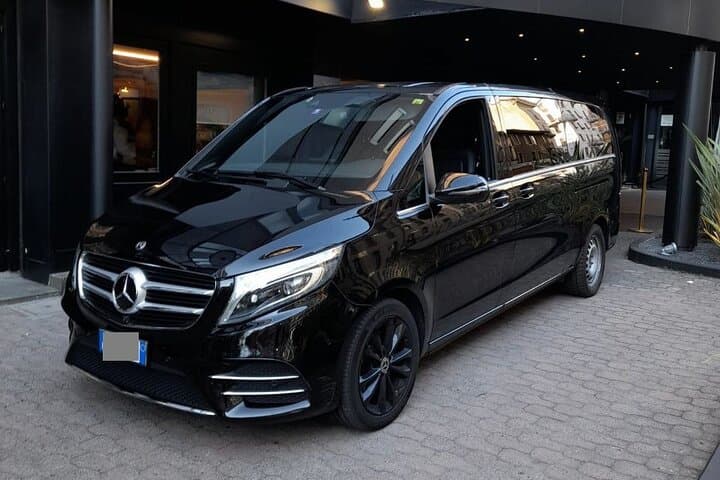 Aberdeen Airport (ABZ) to Aberdeen - Round-Trip Private Transfer