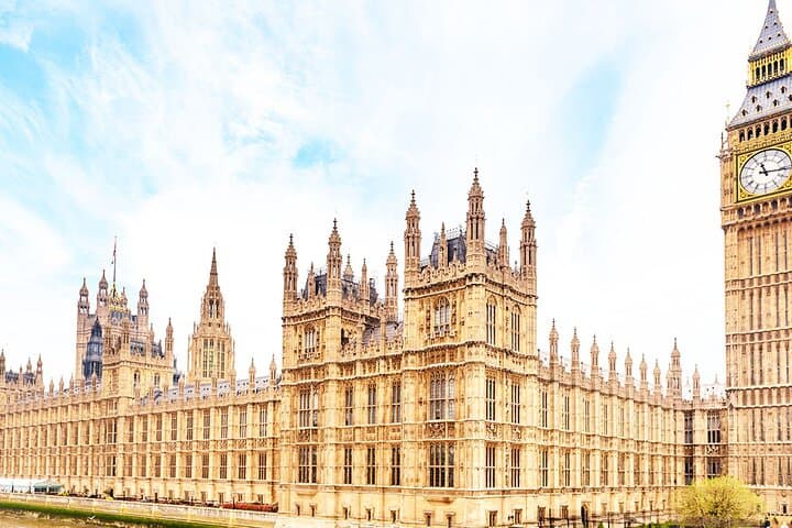 Private Audio Guided Walking Tour in London