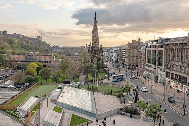 Edinburgh New Town Self Guided Treasure Hunt & Exploration Game