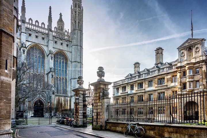 Private Custom Tour With a Local Guide In Cambridge