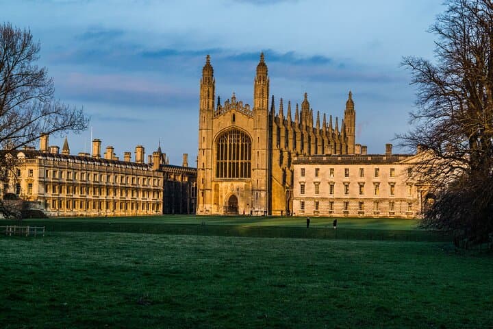Private Custom Tour With a Local Guide In Cambridge