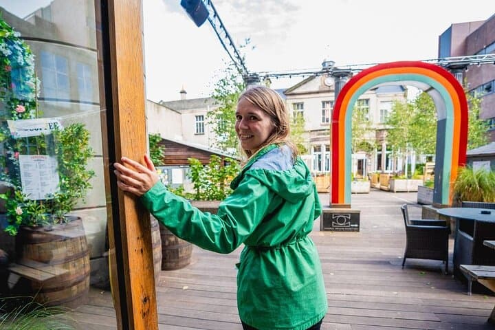 Edinburgh: Pubs & History Walking Tour with Beer Tasting